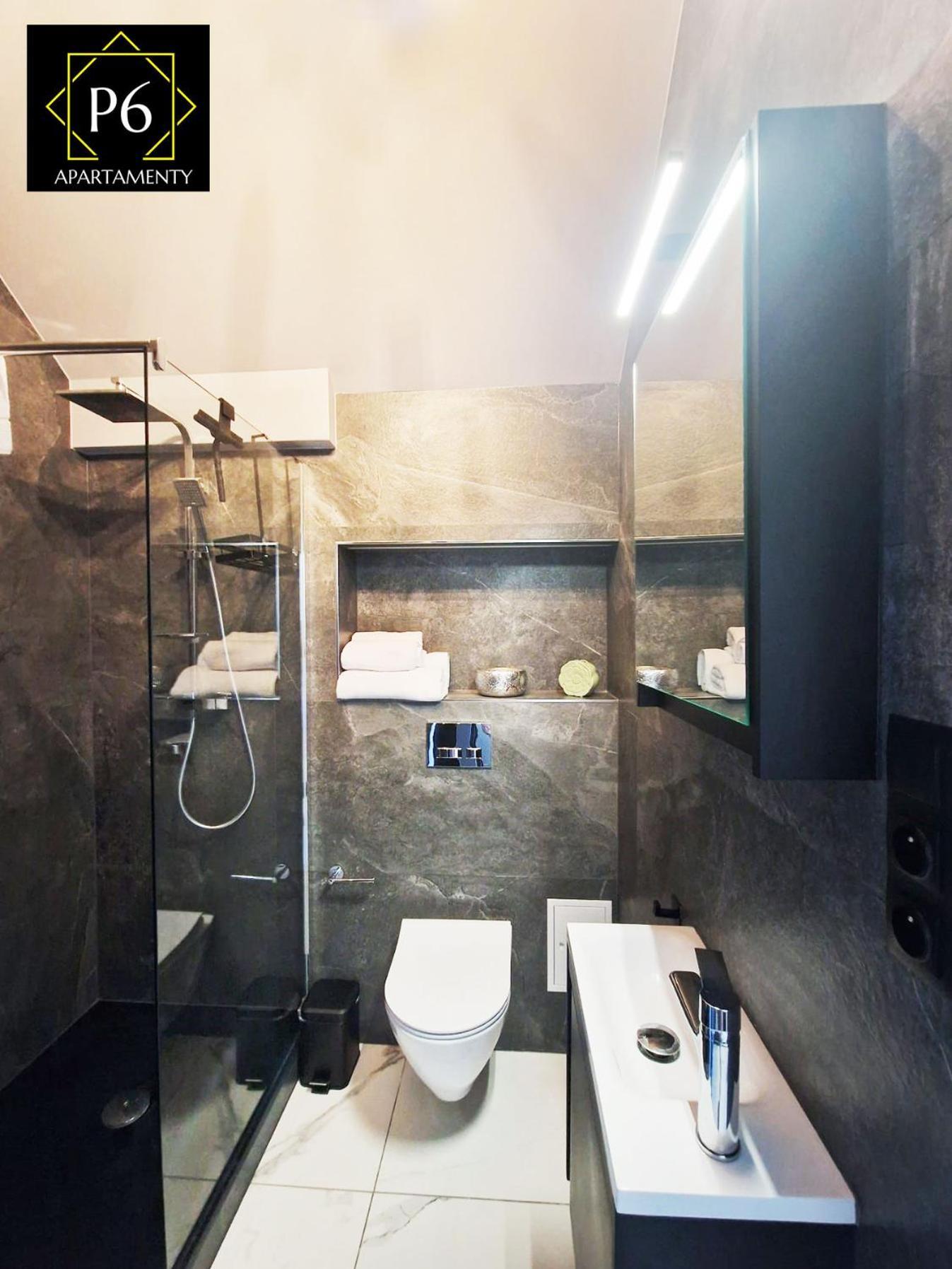 P6 Mini Light Black Apartment *