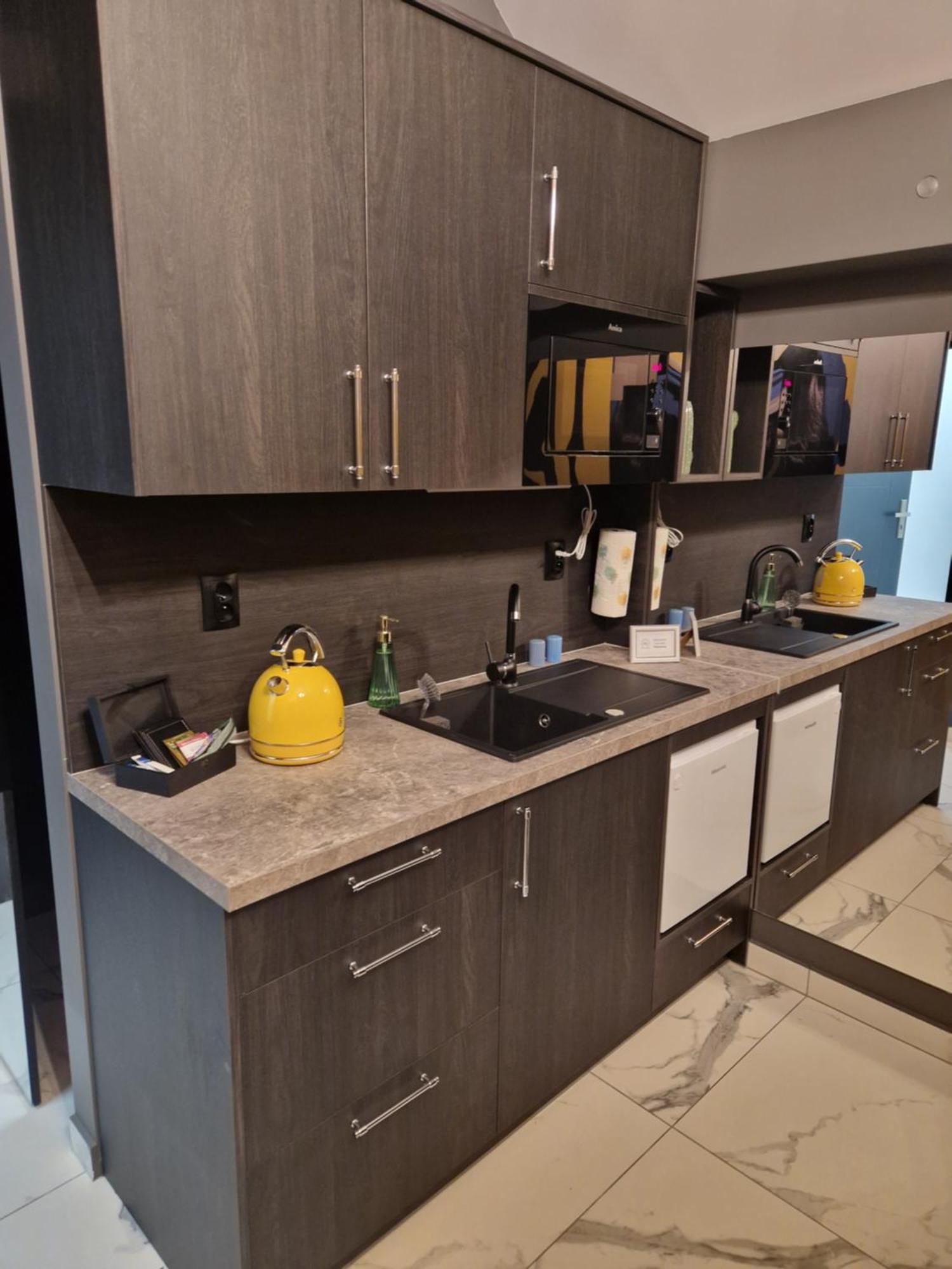 P6 Mini Light Black Apartment *